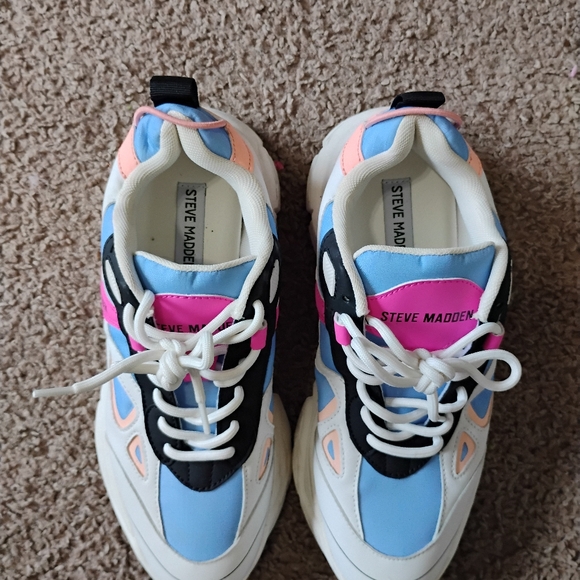 Women's Steve Madden sneakers 9 1/2 - Picture 4 of 5